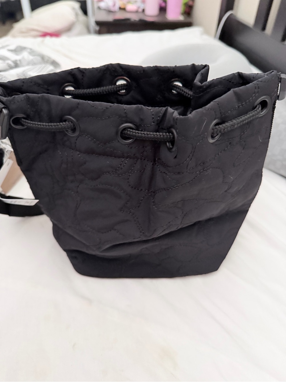 Vans Quilted Drawstring Crossbody Bag - Black